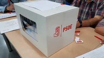 La coordinadora de Izquierda Socialista PSOE C-LM pide a Page destituir a Simón y amenaza con llevarla al Comité de Garantías