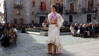 La semana de la moda de Madrid arranca con un desfile en la plaza de la Villa
