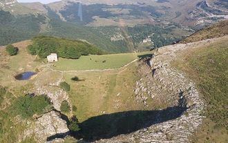 Rescatan en Los Collados del Asón, Cantabria, a un senderista de Guadalajara que se torció un tobillo
