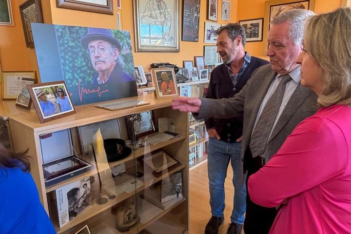 Inauguran un rincón en memoria de Paco Marquina en Guadalajara