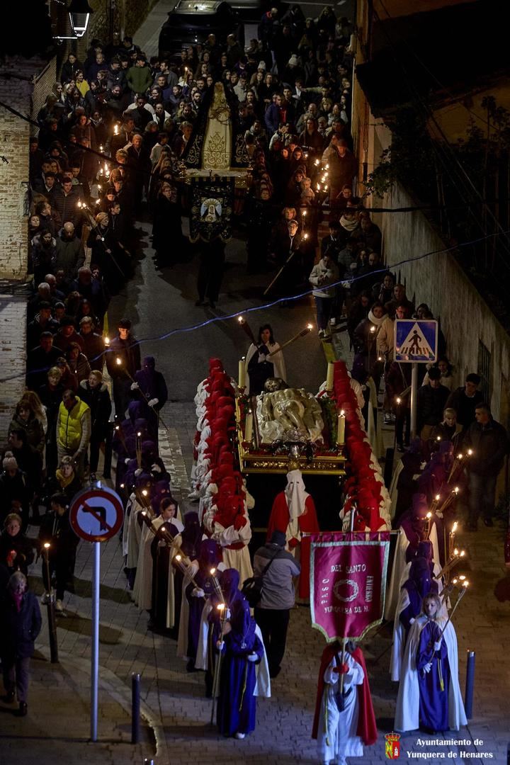 Yunquera de Henares vive una noche llena de devoción y tradición en la procesión del Santo Entierro