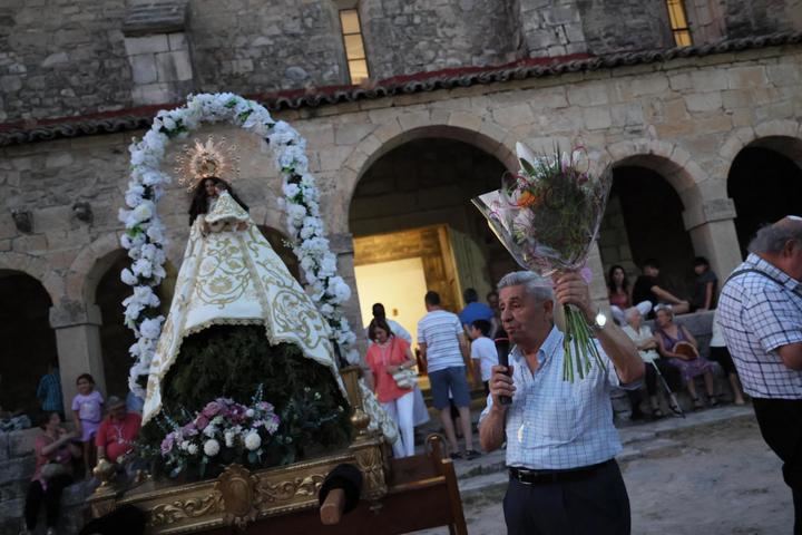 Procesión y tradiciones marcan el día grande de las fiestas en Tamajón