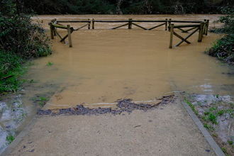 Hasta cinco carreteras siguen cortadas en la provincia de Guadalajara tras el paso de la borrasca Jana