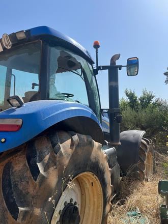 Vandalizan el tractor de un agricultor de Tendilla, ocasionándole daños valorados en miles de euros