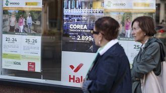 El turismo ralentiza su crecimiento hasta niveles del conjunto de la economía tras años de liderazgo