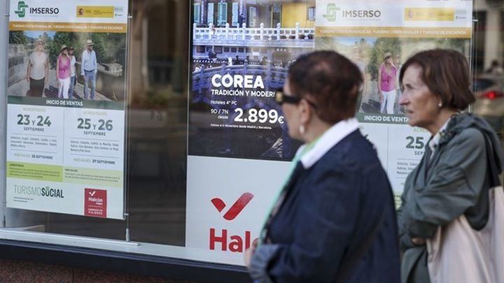 El turismo ralentiza su crecimiento hasta niveles del conjunto de la economía tras años de liderazgo