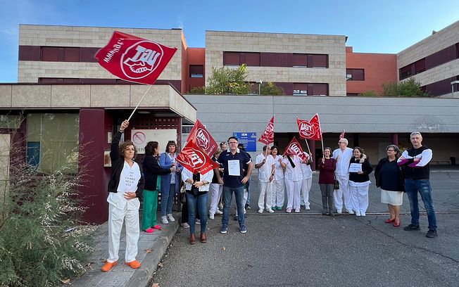 UGT inicia sus concentraciones para exigir que no cierre la Unidad de Larga Estancia Psiquiátrica de Guadalajara