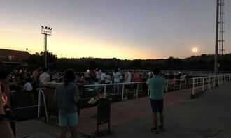 Cabanillas del Campo atrae a 500 espectadores para observar el eclipse solar