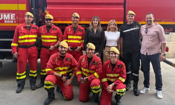 La UME sorprende a estudiantes de Cabanillas con una visita educativa