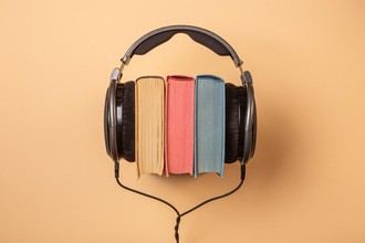 El 85% de los españoles escucha audiolibros mientras lee, según estudio