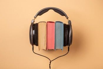 El 85% de los españoles escucha audiolibros mientras lee, según estudio