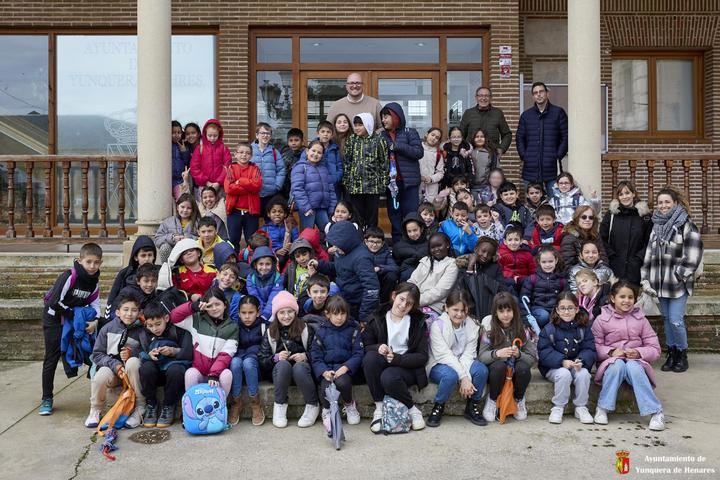 Alumnos de 3º de Primaria del Colegio de Yunquera de Henares visitan el Ayuntamiento