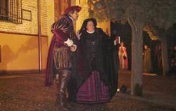 La segunda escena transcurre en la fachada del Palacio de la Cotilla. Es la casa de Doña Ana de Pantoja, una mujer con la que se va a casar Don Luis. Sin embargo, Don Juan la gana en apuesta el día antes de casarse.
