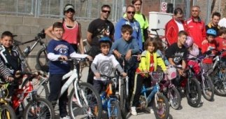 Treinta seteros de todas las edades participan en el Día de la Bicicleta de Quer