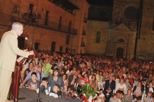Antonio Pérez Henares pregona las fiestas de San Roque de Sigüenza