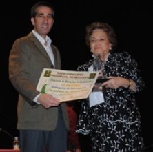 Condado entrea 1º Premio Concurso Belenes a María Luisa Llorente, de la Concatedral de Santa María