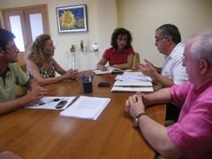 La coordinadora de Educación inicia una ronda de reuniones con alcaldes para conocer las necesidades educativas