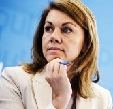 Cospedal puntualiza a El Confidencial y dice que fue su marido quien pagó por su casa mucho menos de lo que pedía la agencia