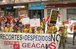 Los trabajadores de Geacam se manifiestan contra los recortes de Cospedal y condenan el ERE que afecta a 685 trabajadores