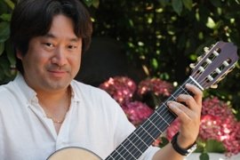 Guitarra española, manos japonesas en el otoño cultural de Sigüenza