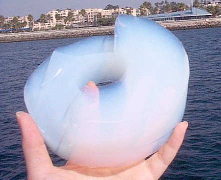 Presentan el material del futuro : el humo congelado