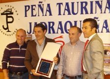 “El Fundi” repartió suerte a la Peña Taurina Jadraqueña en el homenaje que se le dedicó por toda su carrera 