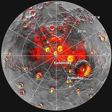 Imágenes tomadas por Messenger. Los puntos rojos serían los cráteres que albergarían agua. NASA