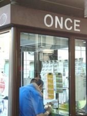 Azuqueca de Henares sigue de racha. Un vecino de Azuqueca gana nueve millones de euros en el cuponazo de la ONCE. ¡Quién los pillara!