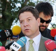 García-Page: “Los ayuntamientos deben ser quienes más presionen para lograr el objetivo de fondo, que es cambiar de manera contundente y profunda la Ley Hipotecaria en España” 