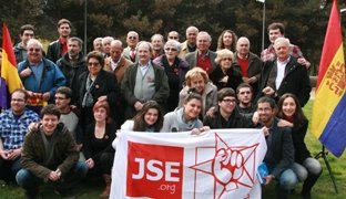 Los militantes veteranos del PSOE reciben el homenaje de Juventudes Socialistas