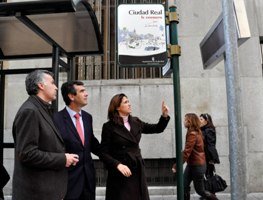 Antonio Román se interesa en Ciudad Real por proyectos que fomentan la igualdad de oportunidades