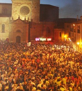 Dos mil personas corean el ¡Viva Sigüenza! en el chupinazo de las fiestas de San Roque
