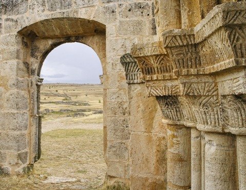 Segundo Premio del del templo románico de San Pedro en Villacadima en Guadalajara del I Concurso Fotográfico Románico Digital