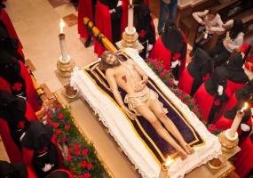 El Colegio de Fisioterapeutas de Castilla La Mancha recuerda a los costaleros la importancia de tomar precauciones para evitar lesiones