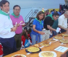Cabanillas y Jaime Celada son felices con "su Inditex y su Tortilla" para 2.000 personas
