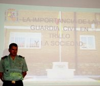 Charla sobre la importancia de la Guardia Civil en Trillo