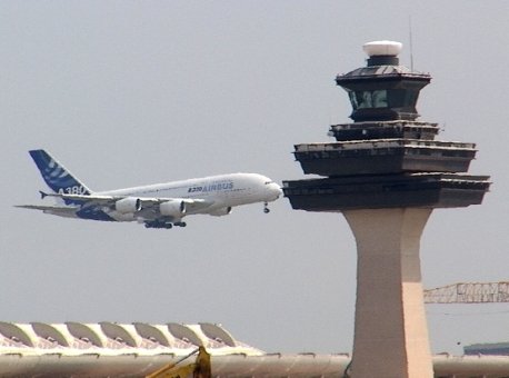 La Universidad de Castilla La Mancha será la primera en España en formar controladores aéreos a partir del mes marzo