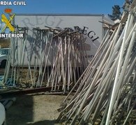 La Guardia Civil detiene en Carrascosa de Henares a tres personas por robo en explotaciones agrícolas.