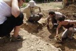 Aparecen restos humanos en la fosa de La Toba en Guadalajara 