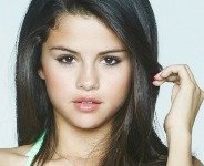 Filtran la sesión de fotos de Selena Gomez en ropa interior y sin photoshop 