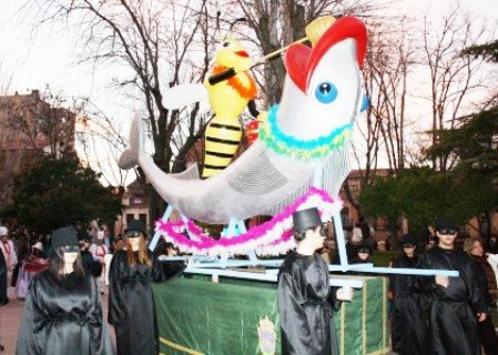La representación del entierro de la sardina pone fin al Carnaval 2013 en Guadalajara