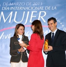 Cospedal: La igualdad real está en tener todos el mismo acceso al mundo laboral; y en la capacidad de decidir lo que queremos ser y a lo que nos queremos dedicar