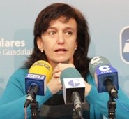 “El PSOE está incitando al miedo diciendo que el PP quiere acabar con la Enseñanza Pública y eso es mentira”