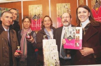 Cospedal anuncia un aumento del 20 por ciento en las ayudas del Plan Nacional Apícola en Castilla-La Mancha