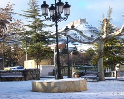 La plaza de Jadraque, nevada