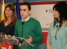 Los socialistas de Cabanillas denuncian que Celada aprovechó una baja médica para evitar la presencia del PSOE en la contratación del campamento urbano