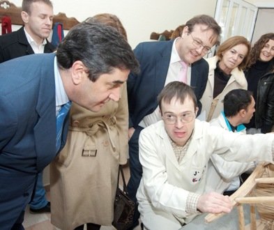 Echániz presenta la denuncia por la posible discriminación a los jóvenes con discapacidad de Tarancón 