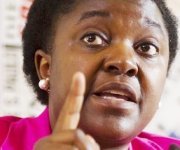 Lanzan plátanos a la ministra italiana a la que comparan con un orangután