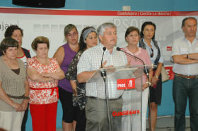 Trabajadoras de la residencia universitaria Los Guzmán retan a Cospedal a vivir con el contrato basura que les ofrecen