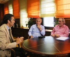 El delegado de la Junta escucha las peticiones de los alcaldes de las localidades de Baides y El Casar